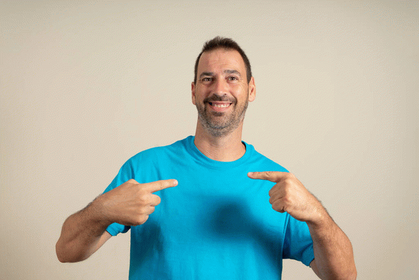 آموزش جذب مخاطب هدف: چکیده تجربیات نینیسایت در سال 1404 (28 مورد، 12 نکته تکمیلی و سوالات متداول)